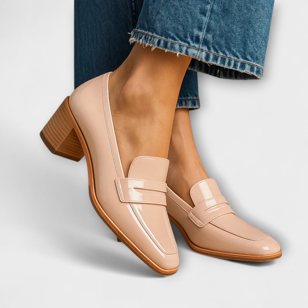 Estelle - Kiiltävät Loafers