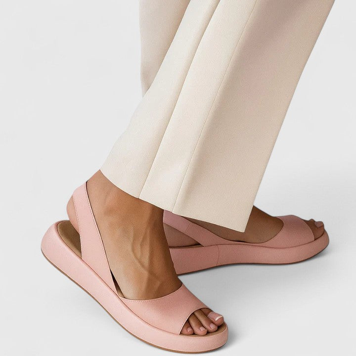 Emrynn | Ortodonttiset Sandalit