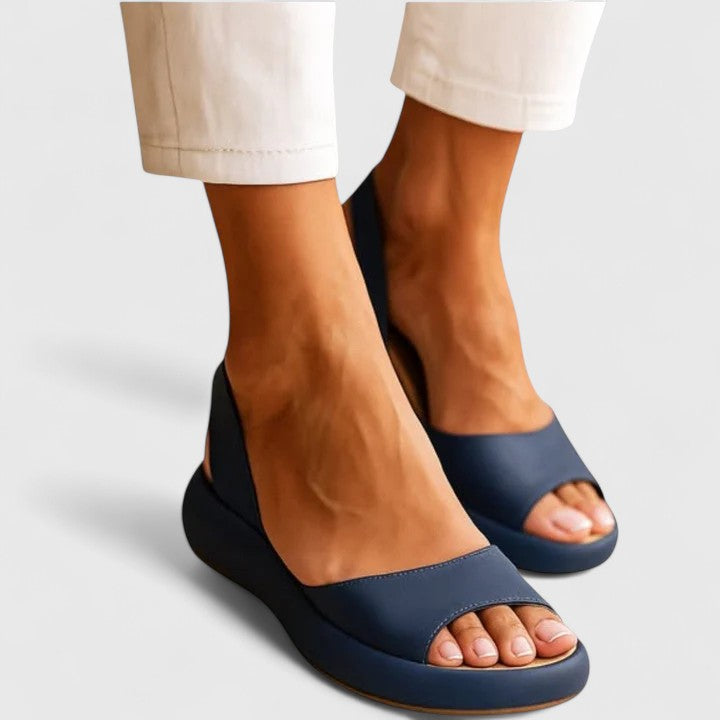 Emrynn | Ortodonttiset Sandalit