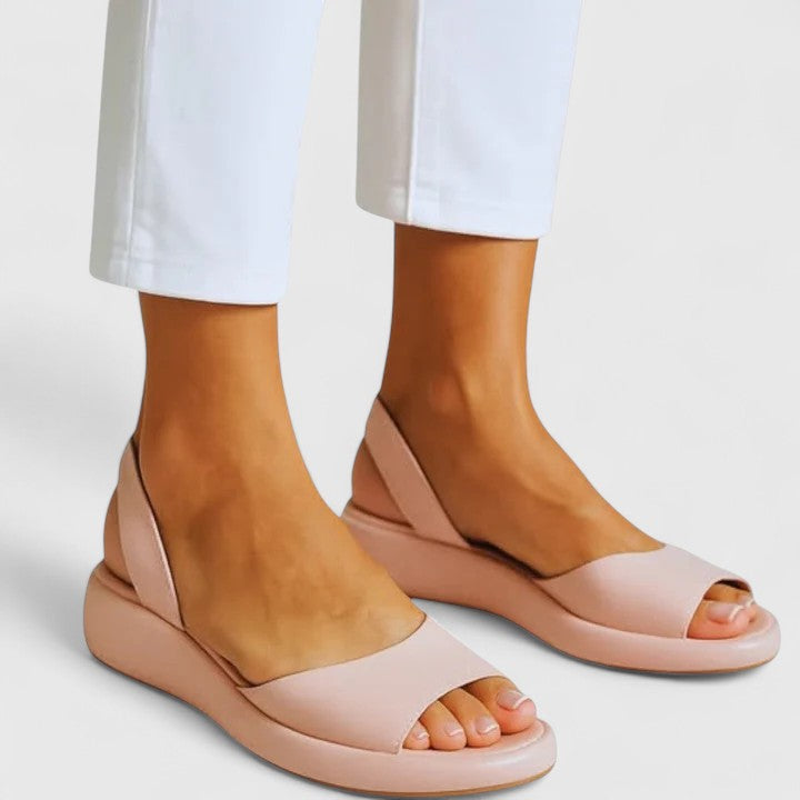 Emrynn | Ortodonttiset Sandalit