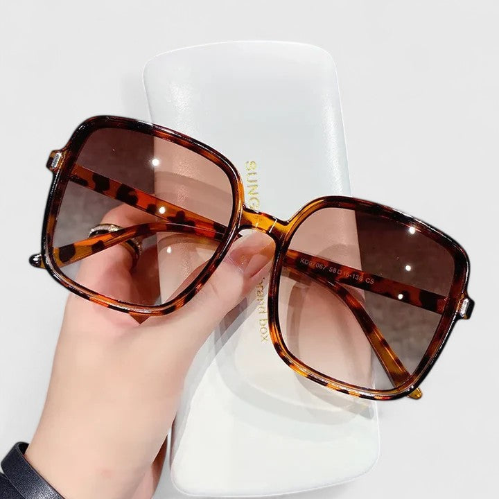 Destinie | Elegantit Aurinkolasit