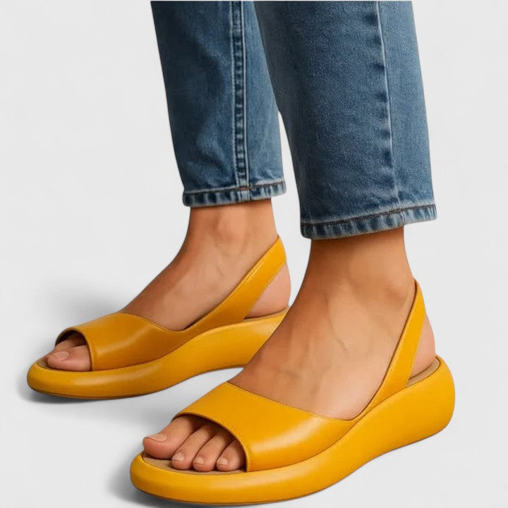 Emrynn | Ortodonttiset Sandalit