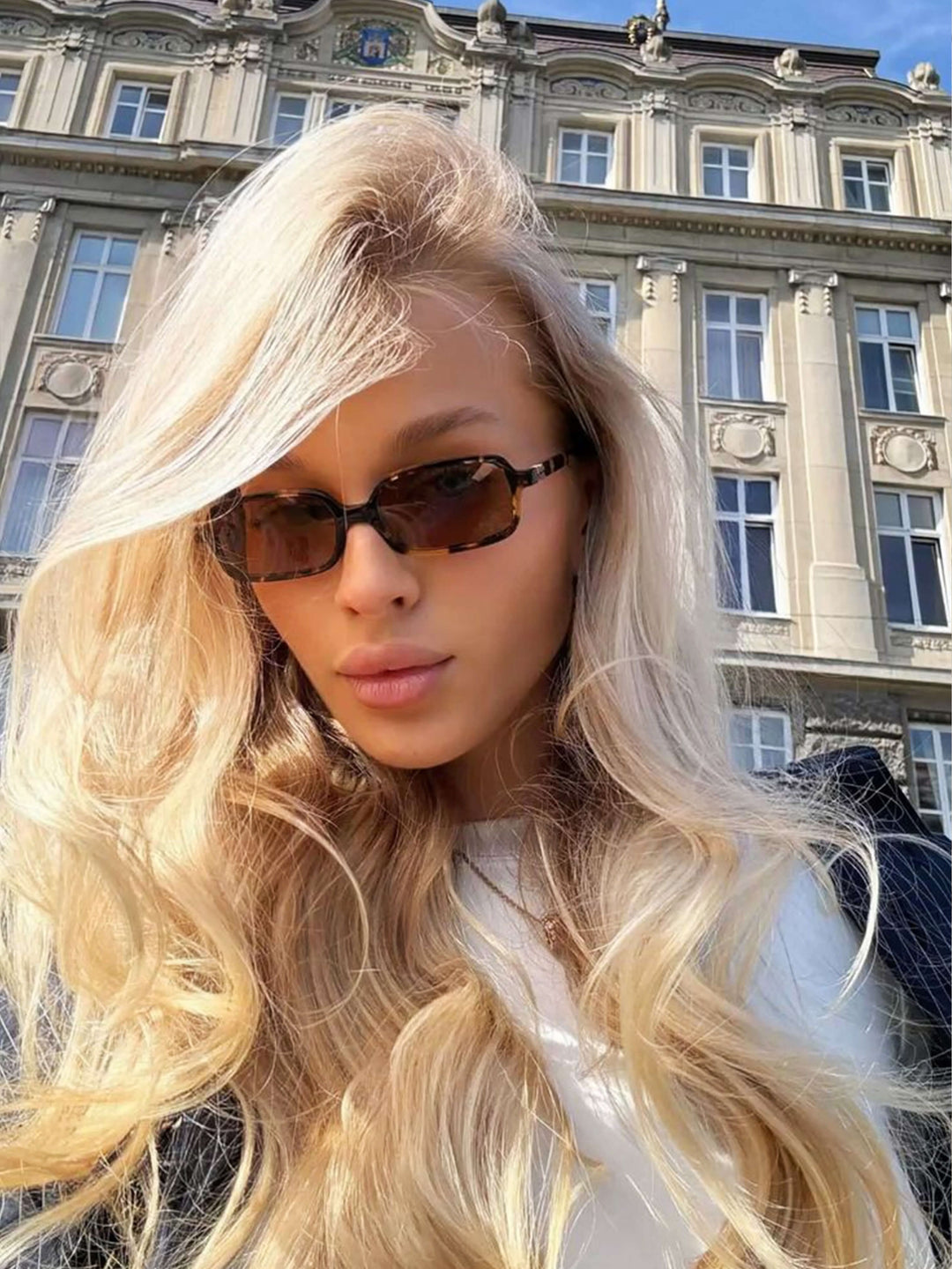 Skarlett | Glamouröösit Aurinkolasit