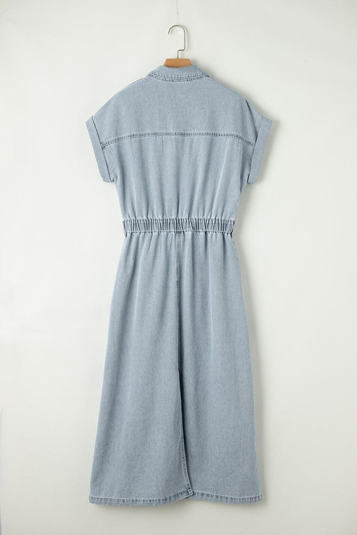 Runa – Elegant Denimmekko Lyhyillä Lepakkohihnoilla