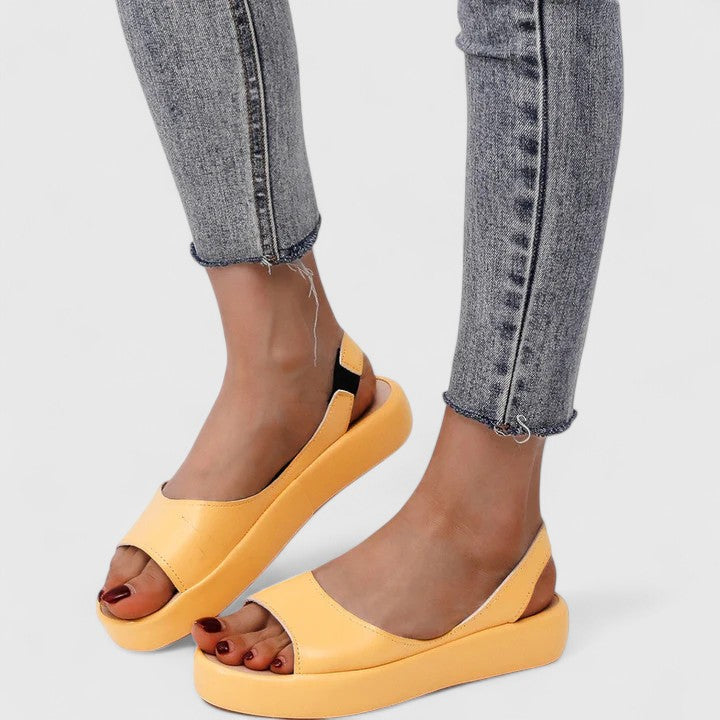 Emrynn | Ortodonttiset Sandalit